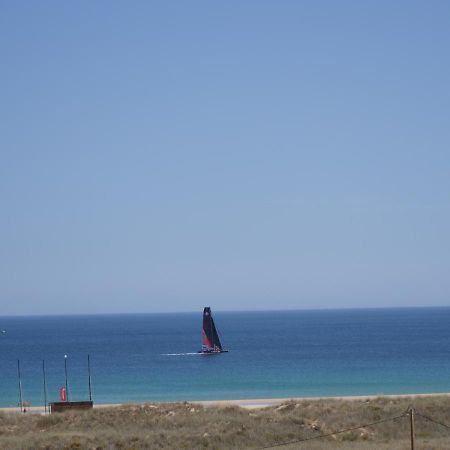 Cozy Apartment With Sea View Over Meia Praia Lagos Luaran gambar
