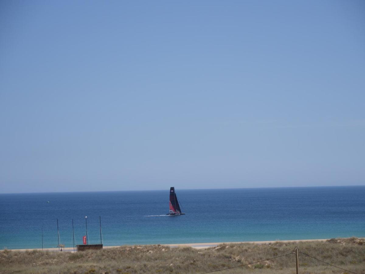 Cozy Apartment With Sea View Over Meia Praia Lagos Luaran gambar